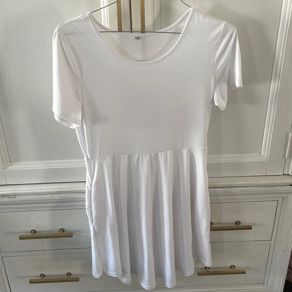 SIMPLE WHITE DRESS